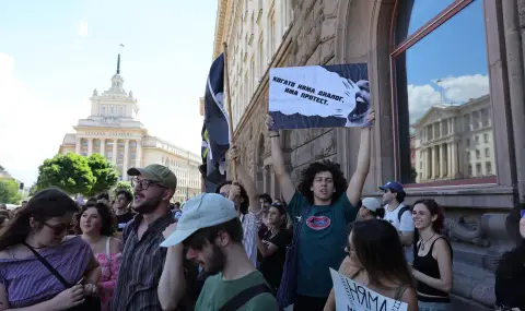 Протестиращите студенти от НАТФИЗ призоваха всички ВУЗ-ове да ги подкрепят