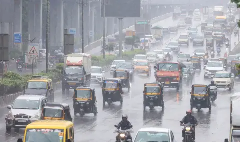 Heavy rains in Mumbai kill four  - 1