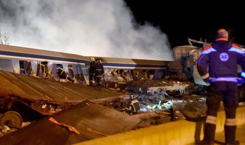Началникът на гарата в Лариса е признал фаталната си грешка, причинила катастрофата на влаковете в Гърция - 1