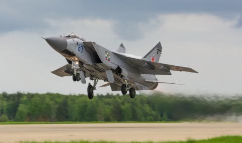 Изтребител МиГ-31 се разби в Русия - 1