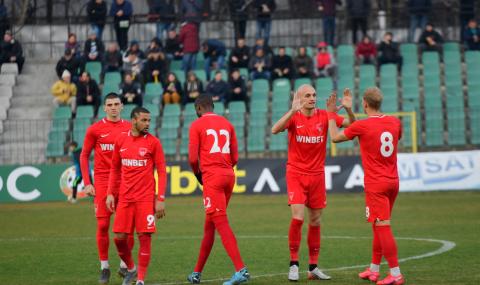 Царско село пречупи Септември с 2:0 и остава в елита на България - 1