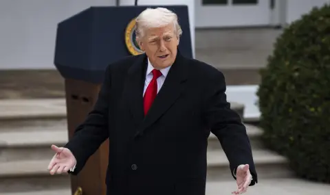 US President Urges Japan to Refrain from Confrontation with China  - 1