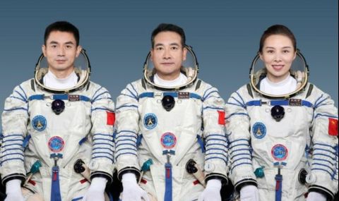 Китайски астронавти се върнаха на Земята след рекордно дълъг престой в Космоса - 1