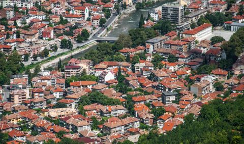 Кой е най-големият необластен град в България? - 1