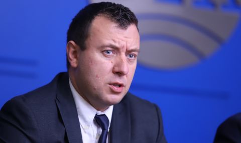 Петър Петров, "Възраждане": Няма да влизаме в МС, търсим общо решение - 1