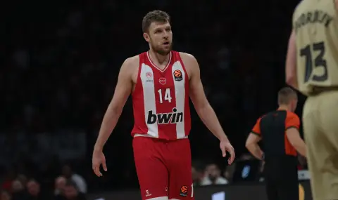 Александър Везенков изведе Олимпиакос до впечатляващ триумф над Барселона в Евролигата - 1