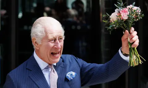 Крал Чарлз III представи първия си официален портрет след коронацията (СНИМКА) - 1