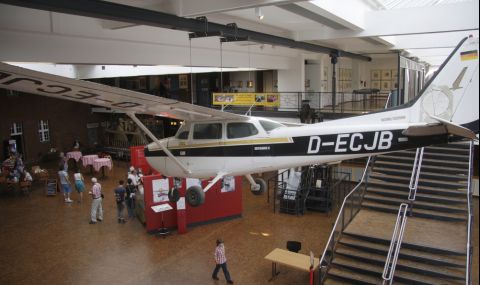 Как 18-годишен кацна на Червения площад в разгара на Студената война - 1