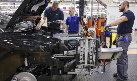 Компаниите в Германия все повече планират съкращения на работни места - 1