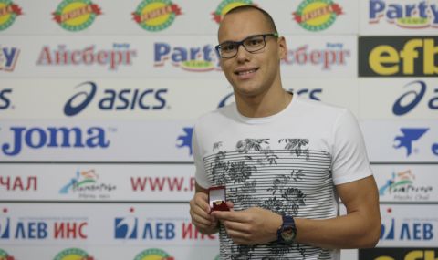 Антъни Иванов не успя да се качи на почетната стълба във финала на Световното - 1