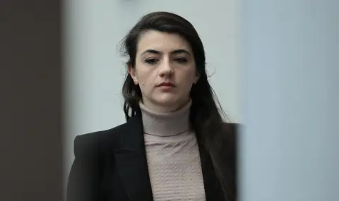 Лена Бориславова може да не е на избираемо място в листите на ПП-ДБ?  - 1