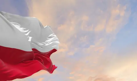 Мистериозна експлозия разтърси полско село - 1