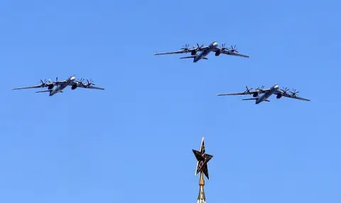 Air alert! Russian bombers flew over the Sea of Okhotsk and Japan  - 1