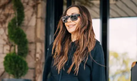 Деспина Ванди вече е в София, пристигна с 30 души екип - 1