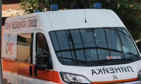 Кондукторка пострада при инцидент с градски автобус в Бургас - 1