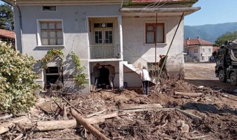 Решават кои къщи ще събарят след потопа в Карловско - 1