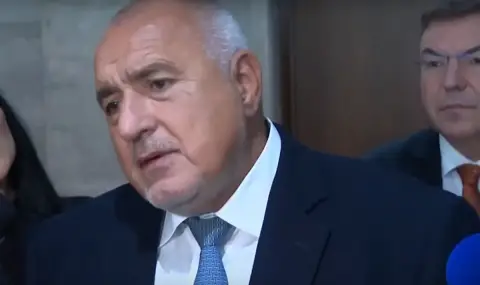 Борисов: Върнете колите на Президентството, за да спре Радев с този цирк - джипове и по средата „Шкода“ - 1