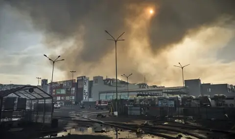Five dead and 47 wounded in Russian strike on Ukrainian city  - 1