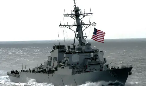 Военен кораб на САЩ свали дрон в Червено море, изстрелян от Йемен - 1