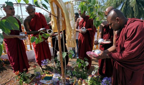 Будистките монаси минават на диета - 1