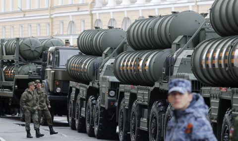 Гардовете на Путин се готвят за държавен преврат, в центъра на Москва разположиха военна техника - 1