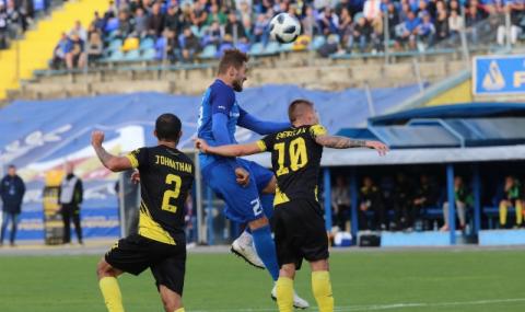 Ботев Пловдив гони един от най-скъпоплатените си футболисти - 1