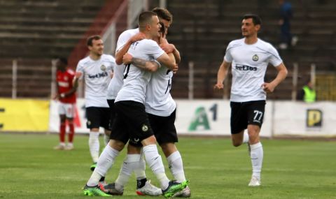 Куп футболисти на Славия може да напуснат клуба през лятото - 1