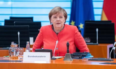 Меркел: ЕС търси нов път без САЩ - 1