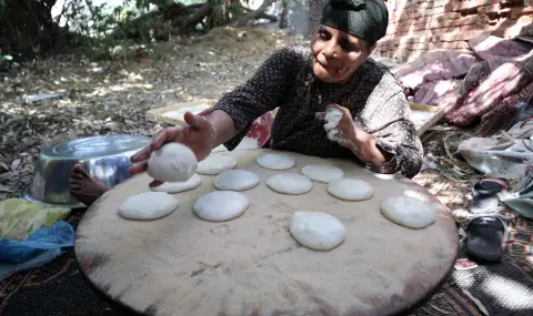 For the first time in decades: Egyptian authorities increase the price of subsidized bread  - 1