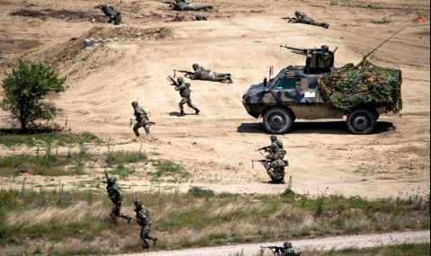 Придвижване на техника на НАТО към външните граници на България и Румъния - 1