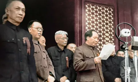 1 октомври 1949 г.: Мао обявява създаването на КНР - 1