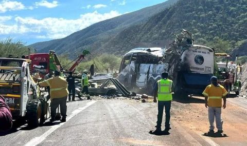 Поне 16 мигранти от Венецуела и Хаити загинаха при автобусна катастрофа в Мексико ВИДЕО - 1