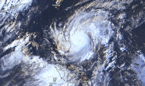 Супертайфун приближава южното крайбрежие на Китай - 1