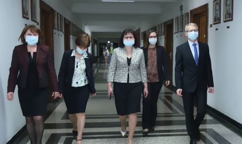 МОН прекратява безплатните летни лагери в 20 области в страната - 1