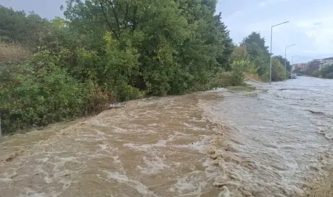 Фекални води във водопроводите на Царево и Несебър след наводнението - 1