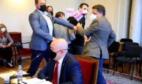 Правната комисия бистри предложението за разследващ главния прокурор - 1