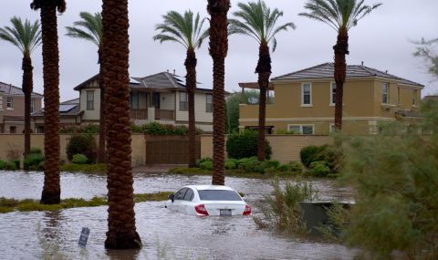 Бурята  "Хилари" отслабна, но 25 млн. души в Калифорния са в опасност от наводнения - 1