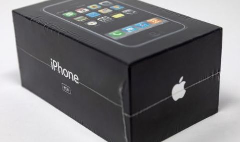 Продадоха iPhone за рекордните 59 хиляди евро - 1