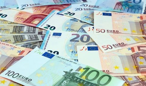 Еврото е с най-висока стойност от началото на юли - 1