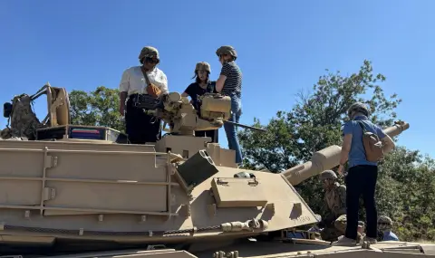 Делегация на Конгреса на САЩ посети учебния полигон „Ново село“  СНИМКИ - 1