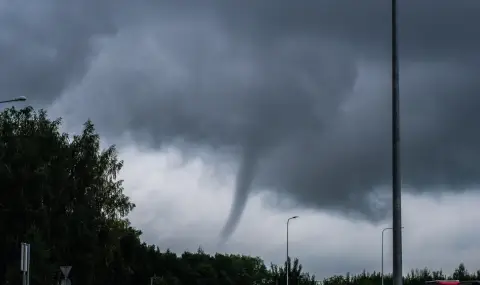 Торнадо и екстремно време предизвикаха тревога в Румъния - 1