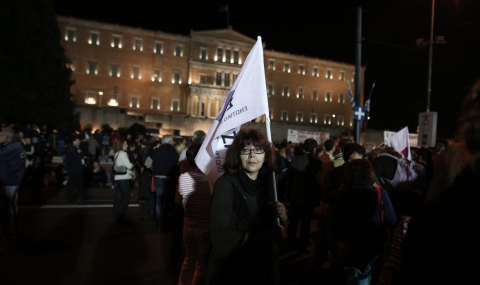 Гръцкото правителство оцеля след вот на недоверие - 1