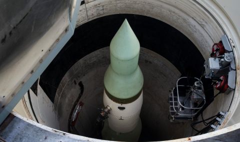 САЩ извършиха опит с междуконтинентална балистична ракета  - 1