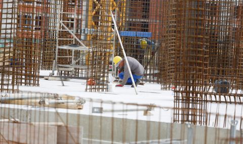 Заплащането на труда в България е най-ниското в ЕС- 8.2 евро на час - 1