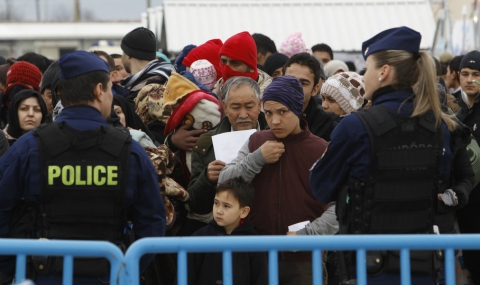 Германия обсъжда лични карти за бежанци - 1
