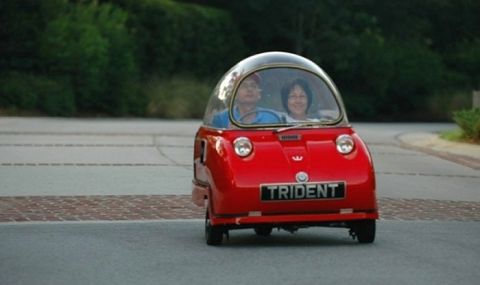 Най-малката двуместна кола в света - 1