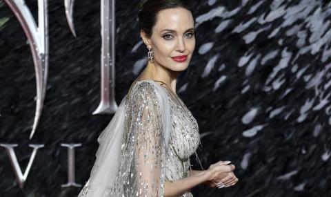 Анджелина Джоли призна за нова страшна болест - 1