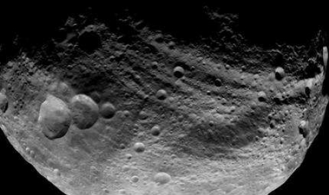 Астероид Фреди Меркюри между Марс и Юпитер - 1