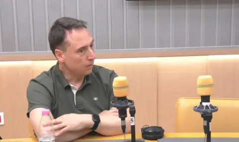 Добромир Живков: Радев до голяма степен е основният фактор, който формира доверието в кабинета