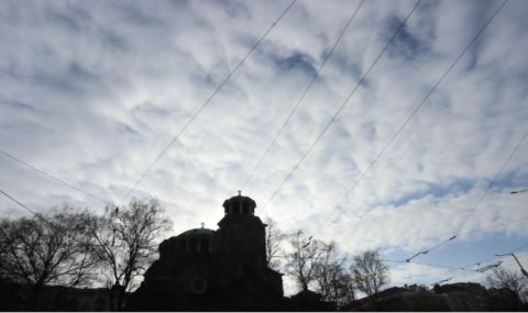 Времето днес, прогноза за понеделник, 10 април: Облачно, слаби валежи, умерен вятър - 1